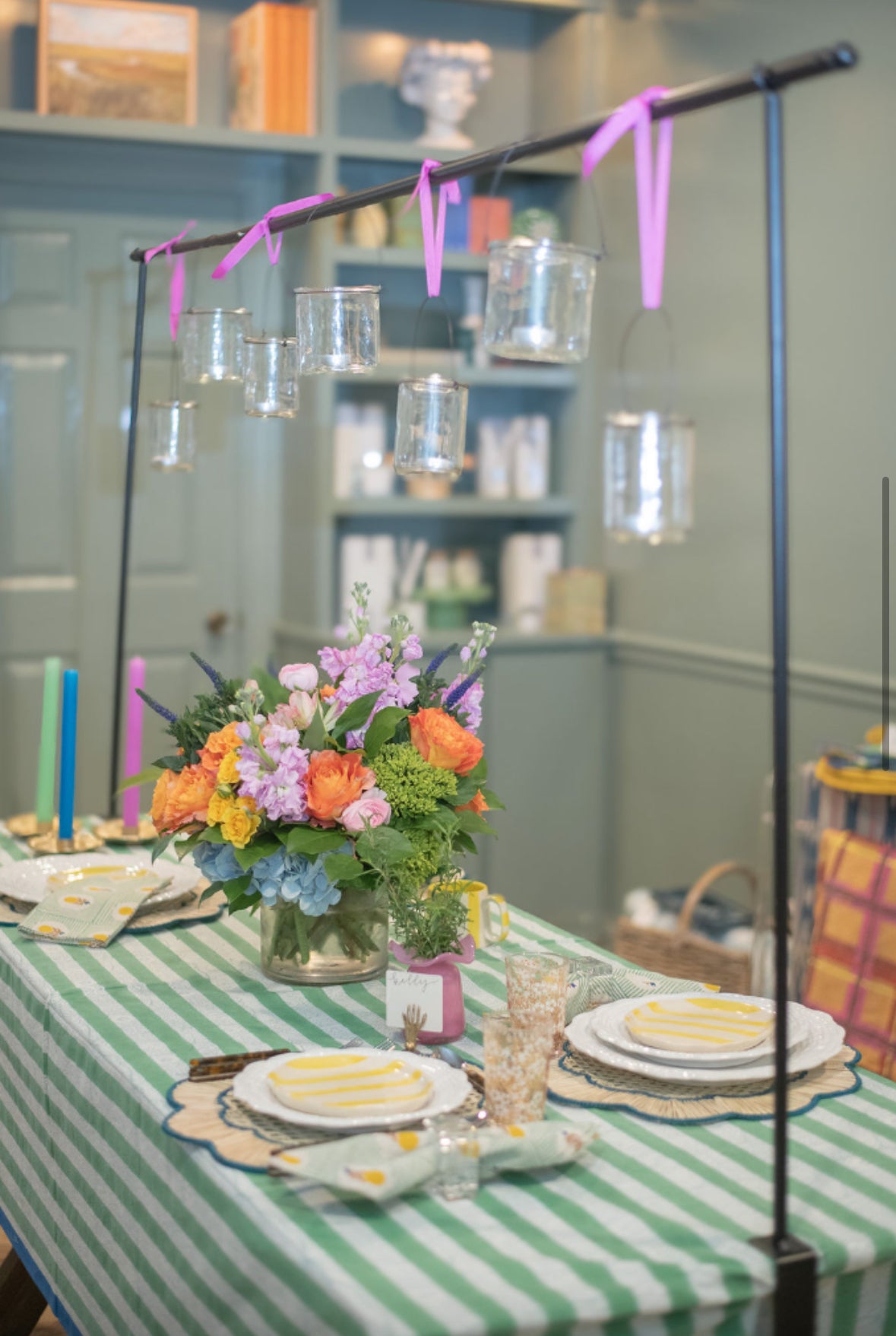 Metal Expandable Tabletop Hanging Display