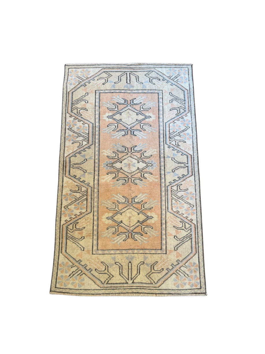 {Vintage Rug} Peach Willow