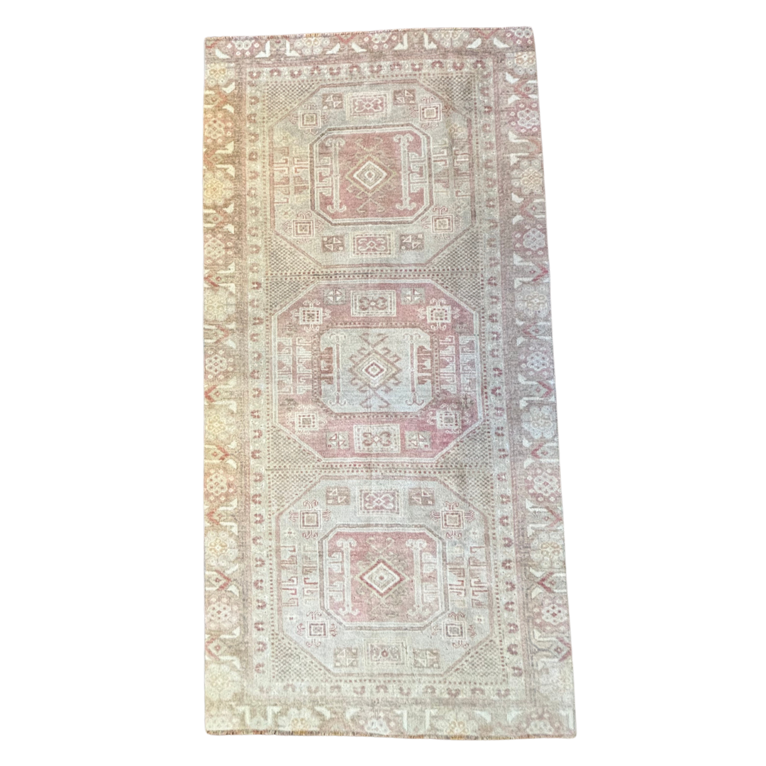 Vintage Rug {Sincere Sally}