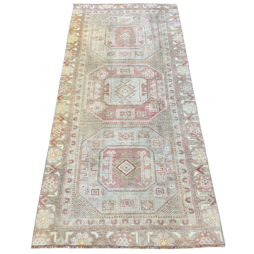 Vintage Rug {Sincere Sally}