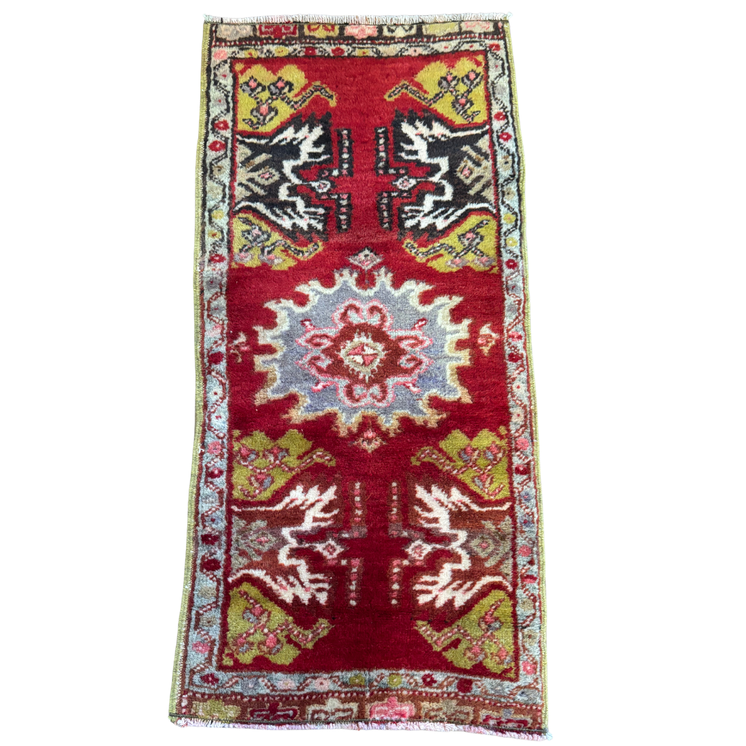 Vintage Rug {Classy Carol}