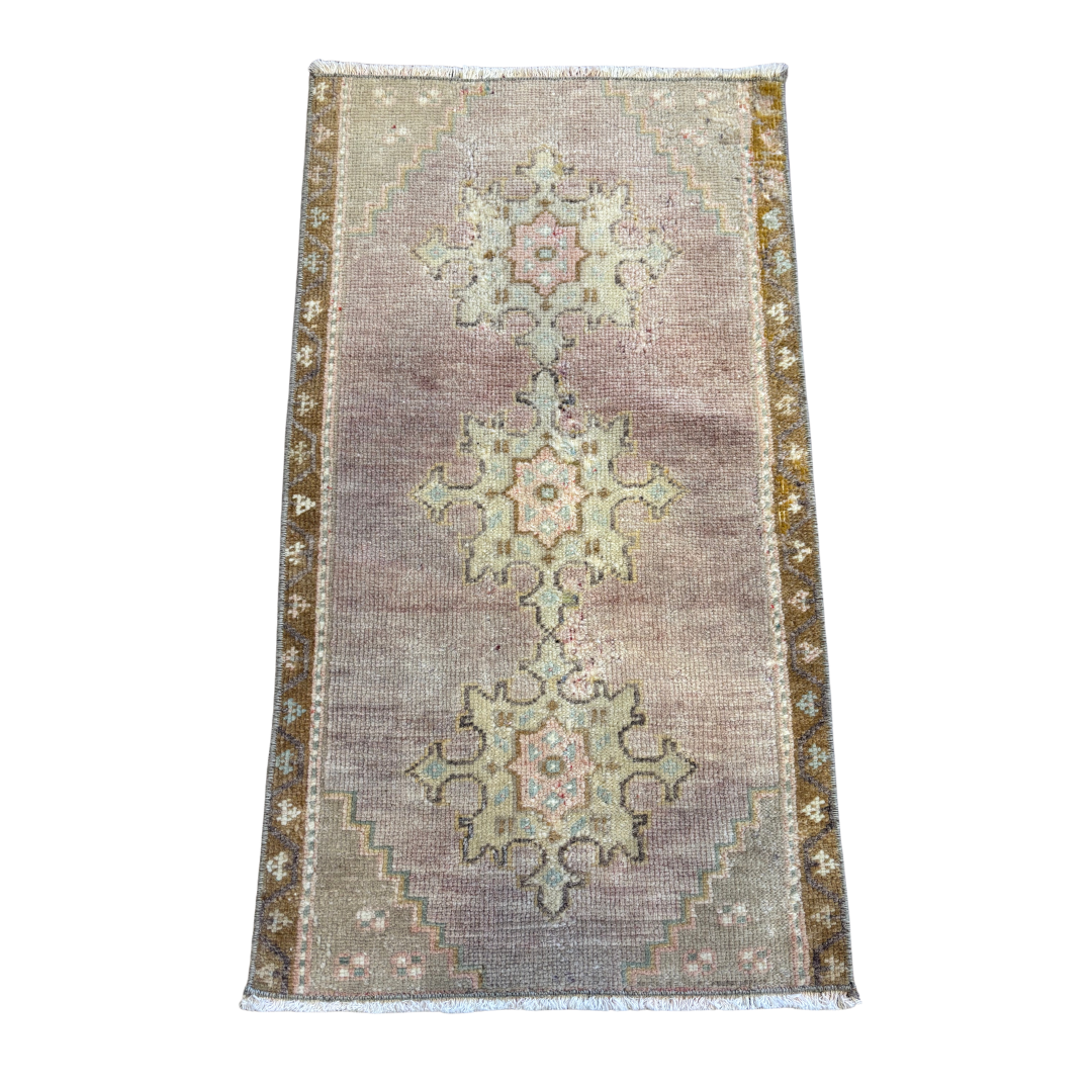 Vintage Rug {Tan Trio}