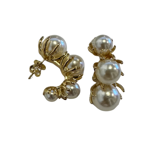 Graduated Pearl Hoop Earrings