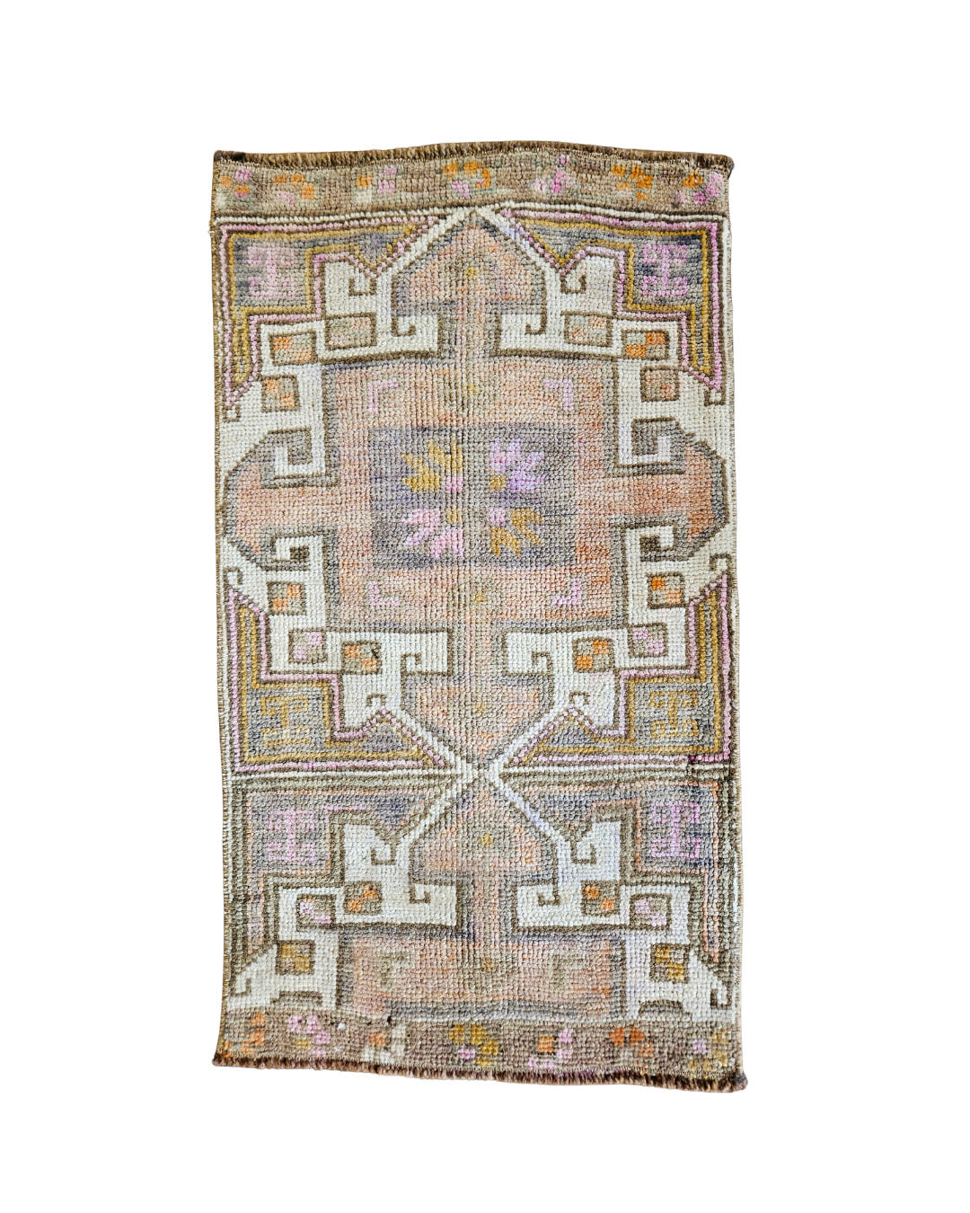 Vintage Rug {Peach Fuzz}