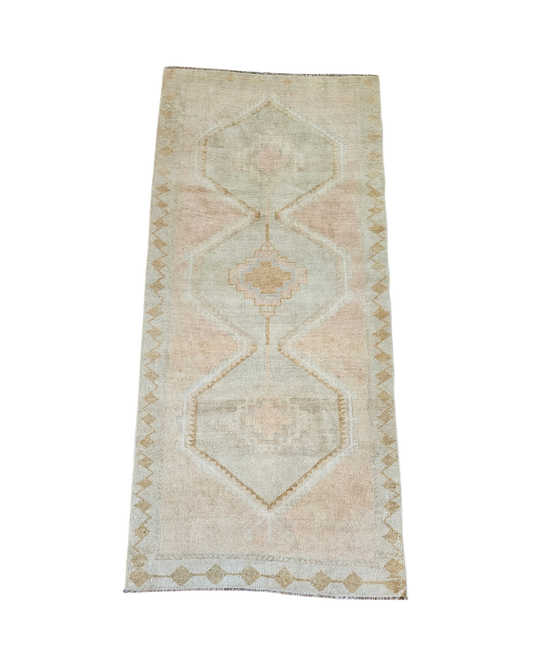 Vintage Rug {Gold Diamond}