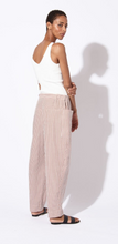 Load image into Gallery viewer, Lilas Caramel Pants