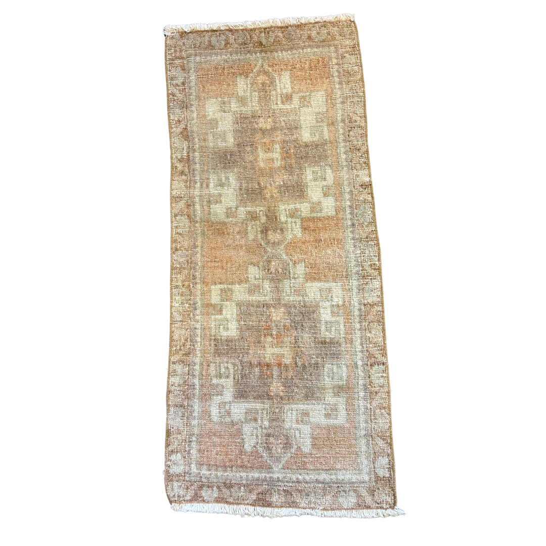 Vintage Rug {Traditional Tan}