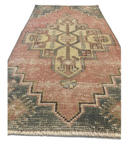 Load image into Gallery viewer, Vintage Rug {Light Yellow Center}