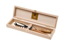 Load image into Gallery viewer, Berlingot Olive Wood Cheese Set